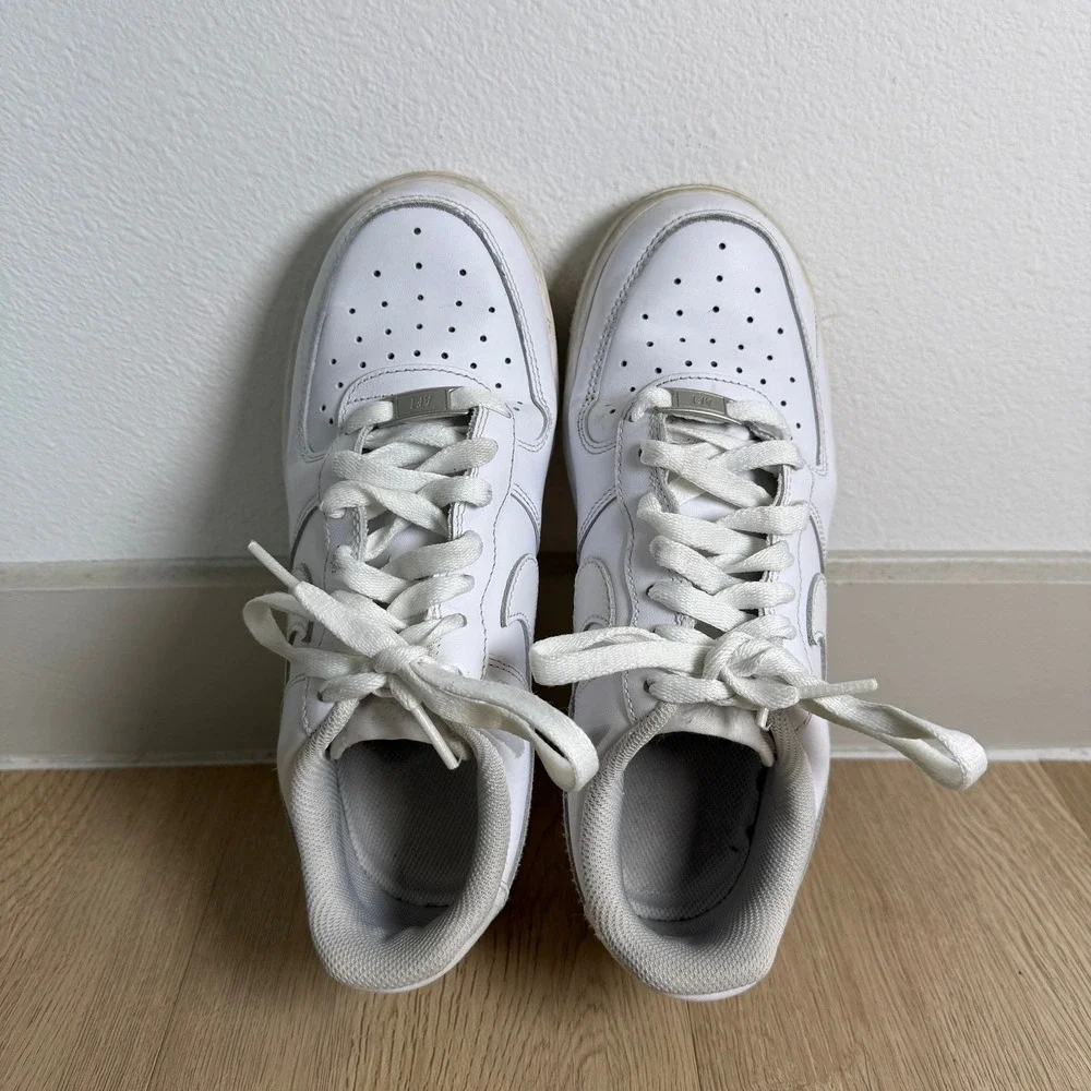 Nike Air Force 1 Low '07 Womens Size 7.5 Triple White Sneakers‎ DD8959-100